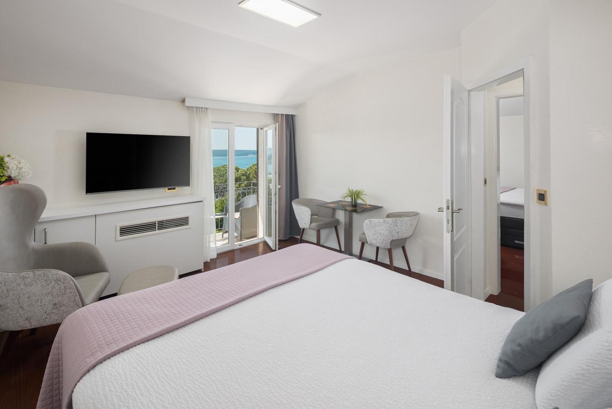 Hotel Tomi Portoroz Bagian luar foto